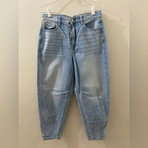 American Eagle: Relaxed mom jean